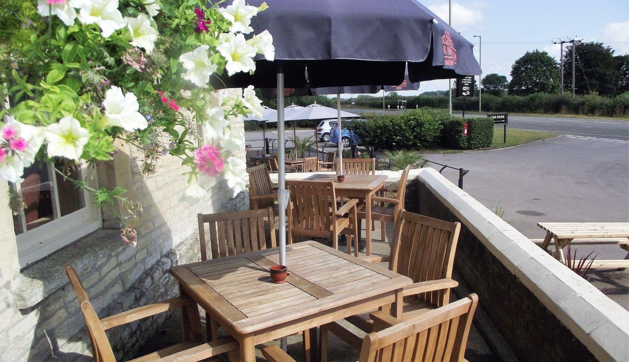 Sturdys Castle Motel Kidlington Bagian luar foto